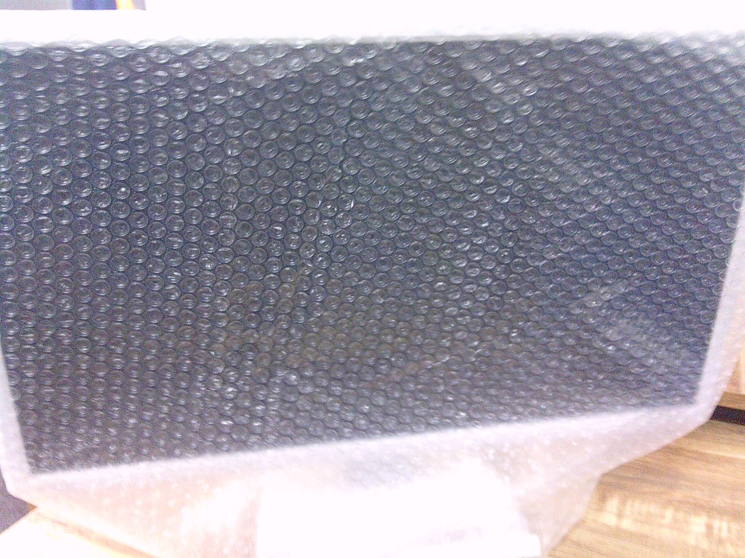 モニターの梱包