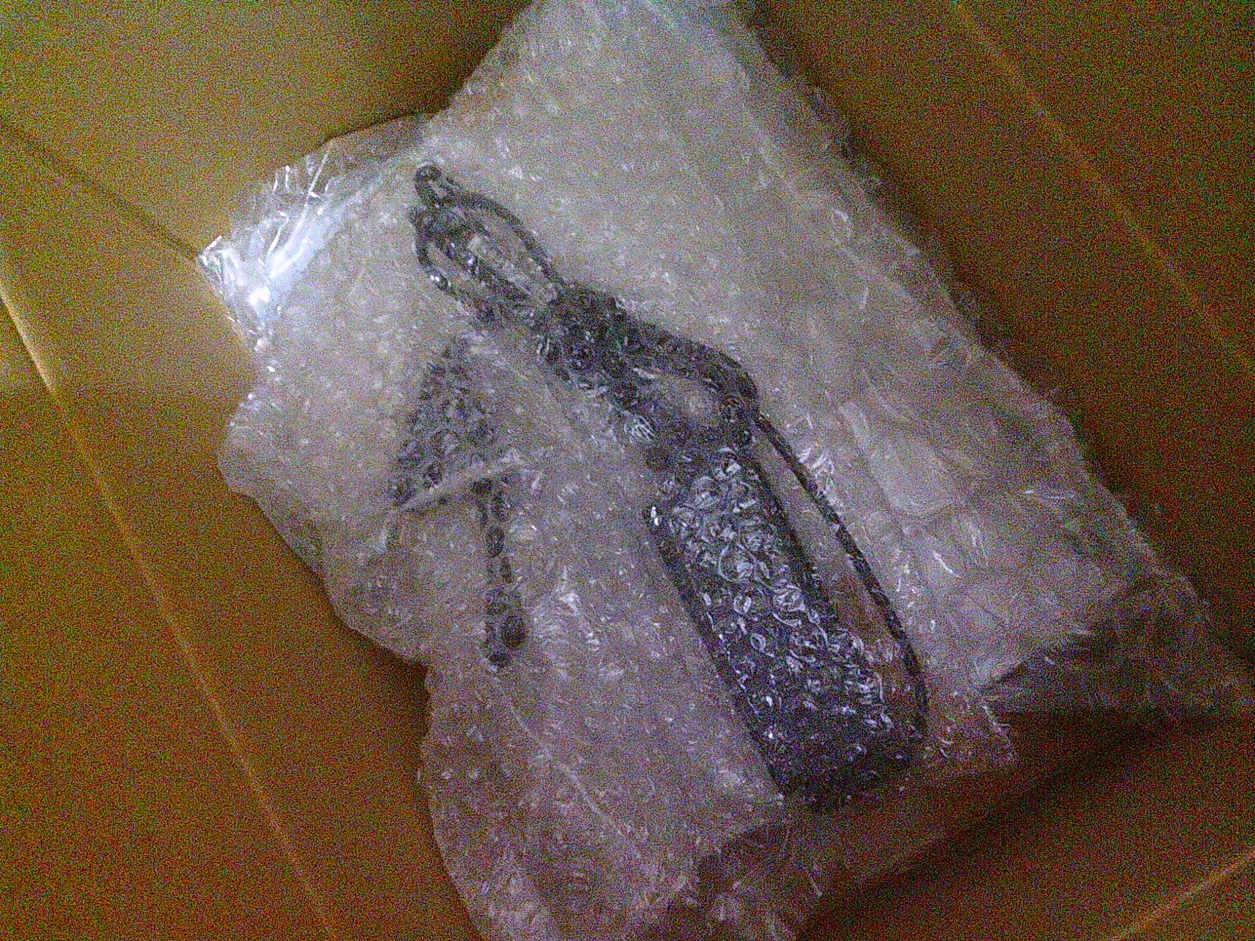 梱包したパナソニックのWindows11のノートパソコン