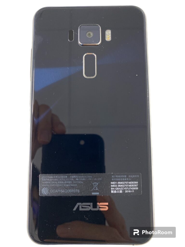 ASUS ZenFone3 ブラック32GB背面